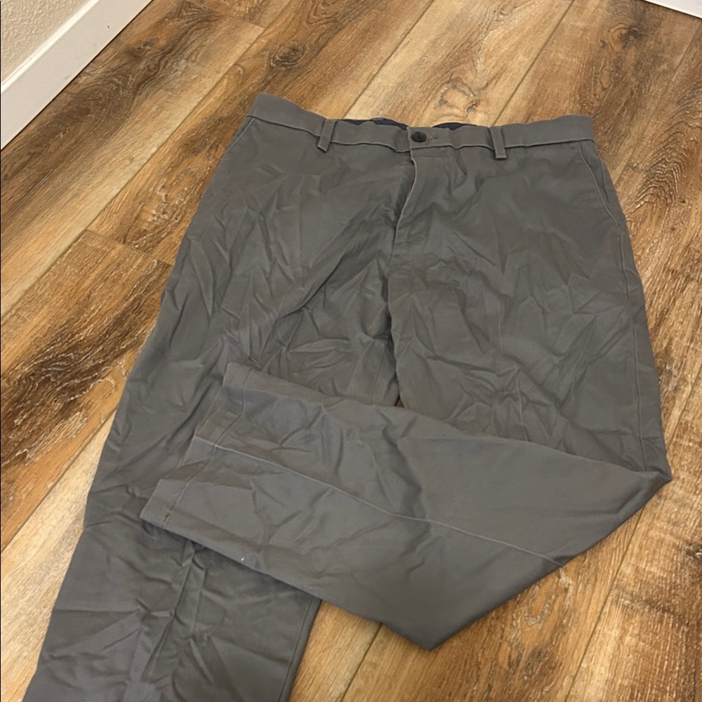Dockers Men's Charcoal Chinos